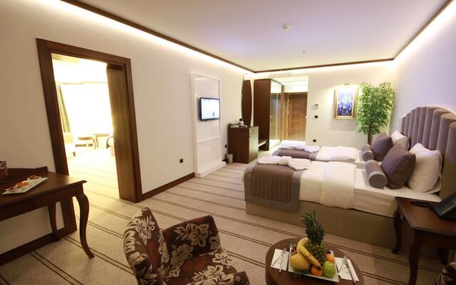 Sky Tower Deluxe Hotel