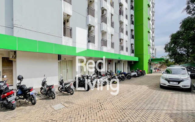 RedLiving Apartemen Green Lake View Ciputat - Aurora Rooms