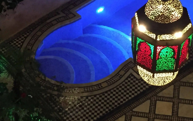 Riad Layalina