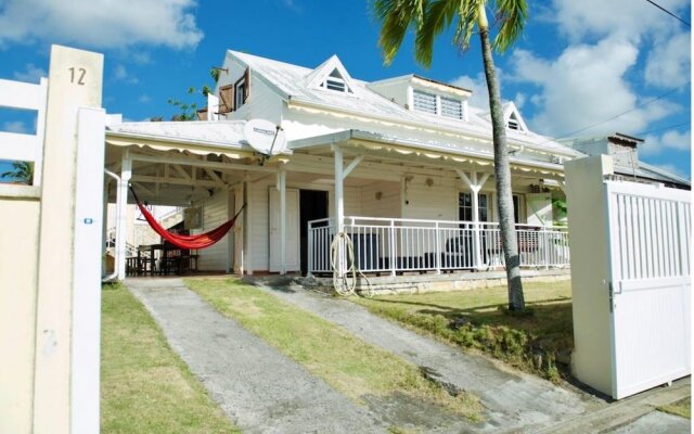 House With in Sainte anne With Enclosed Garden and Wifi