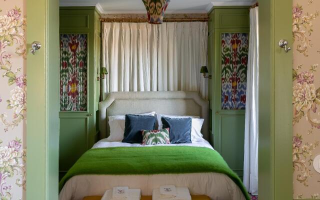 Rosegarden Essence Sintra