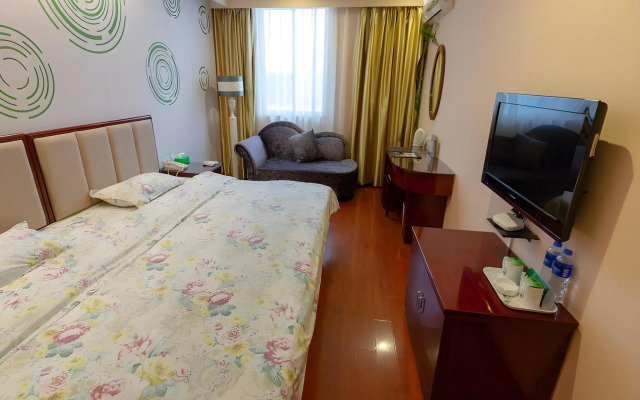 GreenTree Inn ZhenJiang Jurong New Bus Station Express Hotel