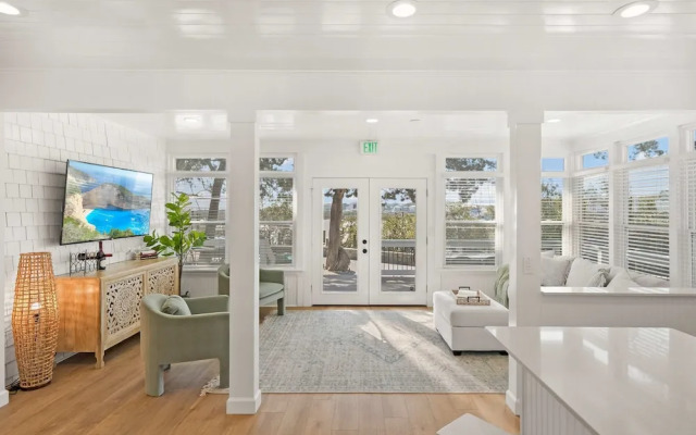 Waterfront Incredible Views Fire pit Renovated