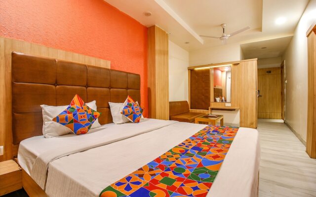 Fabhotel The Oasis