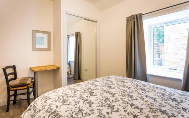 Ideal Couples Base for Exploring the Island