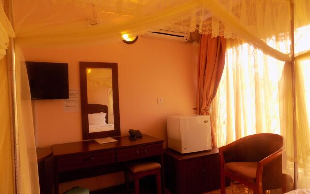 Entebbe Travelle'rs Inn