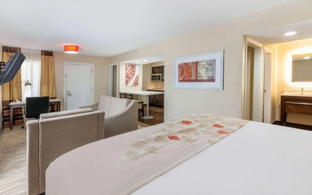 Hawthorn Suites by Wyndham Detroit Southfield