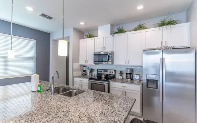 5134 Compass Bay