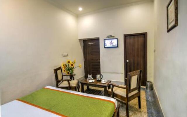 OYO Rooms Umed Club Road Rai Ka Bagh
