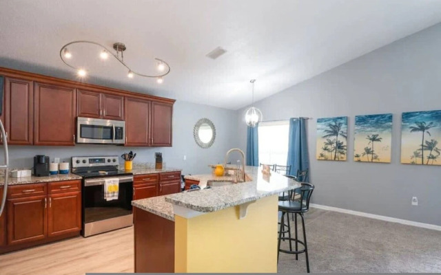 Spacious 4 bed 3 Bath Pool Home