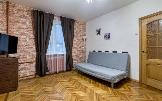 FlatHome24 on Yaroslavskiy 38