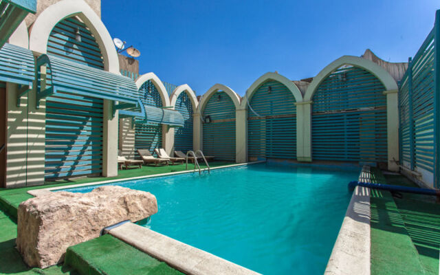 Pyramids Plaza Hotel