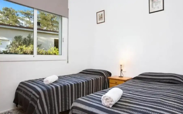 Alonso in Vidreres With 4 Bedrooms and 1 Bathrooms