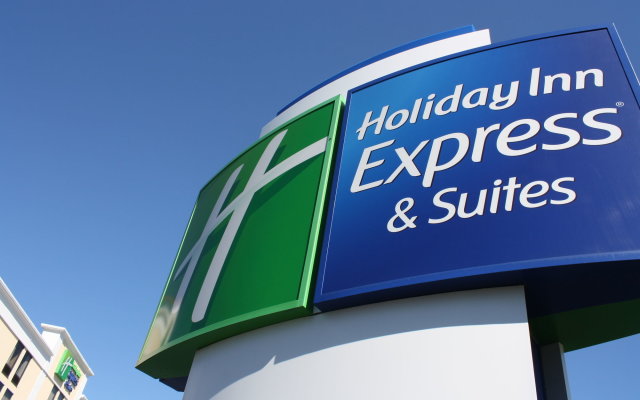 Holiday Inn Express Hotel & Suites Wilmington-University Ctr, an IHG Hotel