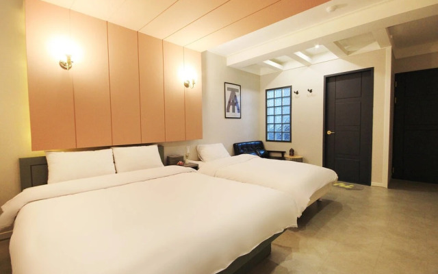 Jeonju Deokjindong MOMENT 708