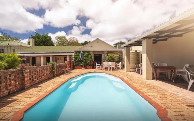 Oak Lodge Guesthouse