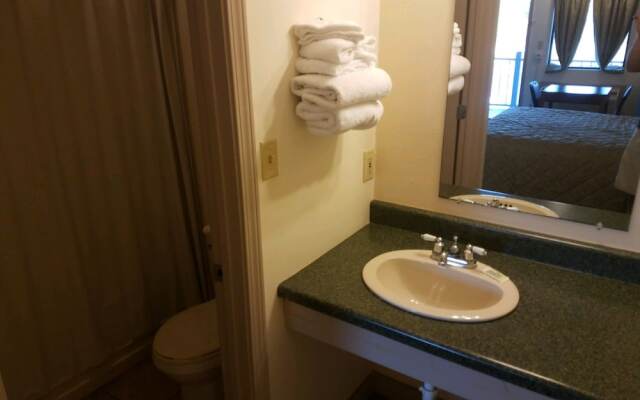 Traveler's Choice Motel