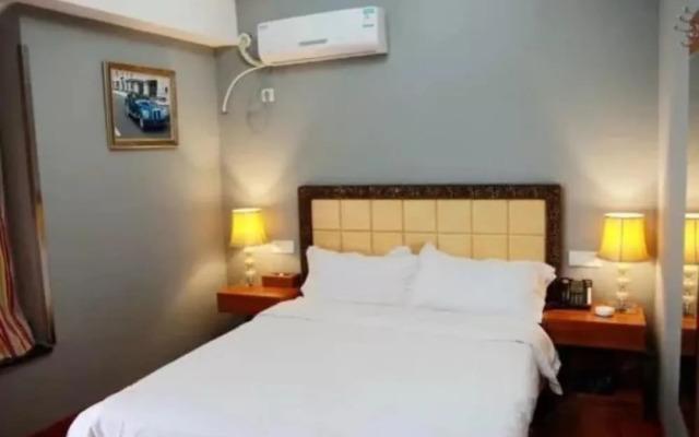 Luoyang Feronia Hotel