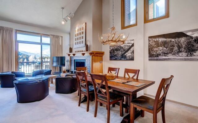 3 Bedroom Mountain Condo in Lakeside Village Near Keystone Lake with Complimentary Shuttle Service