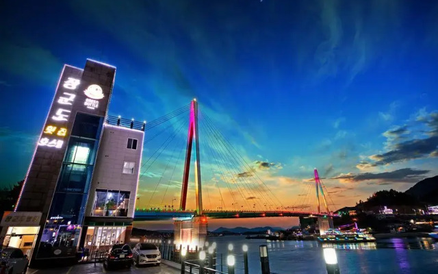 Yeosu Janggun Island Pension