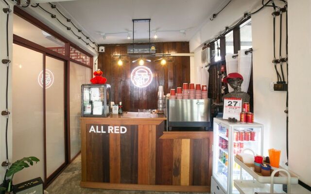 Oyo 708 All Red Hostel Chiang Mai