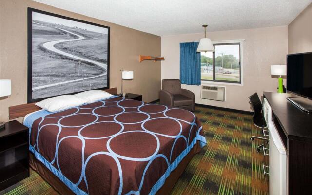 Super 8 by Wyndham Keokuk