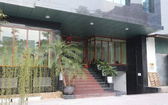 Granda Central Apartment