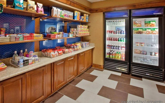 Hampton Inn And Suites Hemet