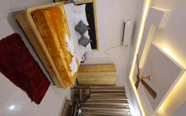 Hotel The Queen by Jal's