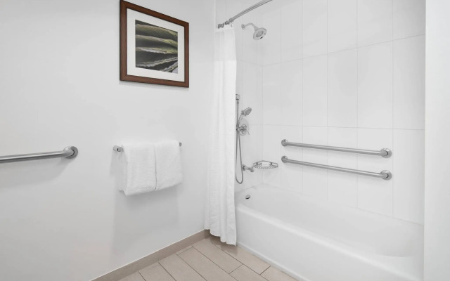 Courtyard by Marriott Kingston, Jamaica