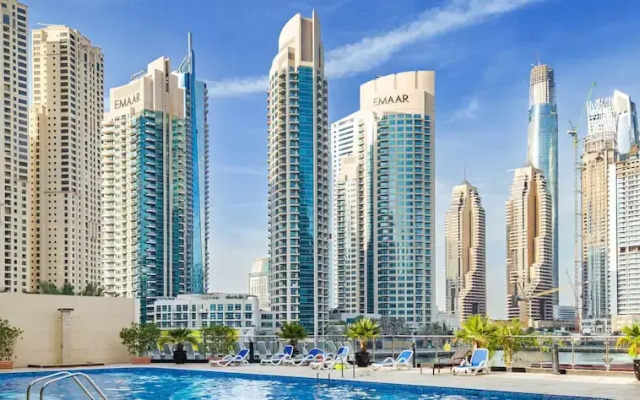 LUX  The Marina View Suite 1