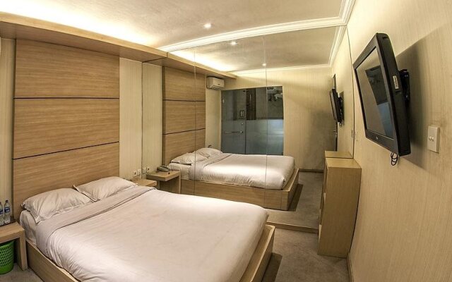 Hins Hotel