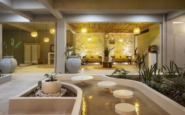 Equipped One Bedroom Beach Front Condo