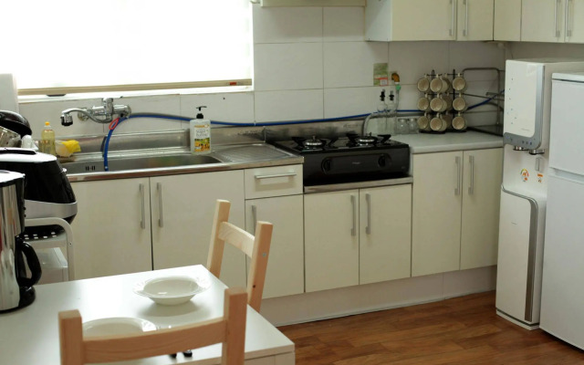 Gaek Guesthouse - Hostel