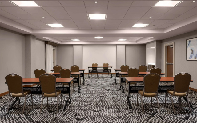 Hyatt Place Chantilly Dulles Airport-South