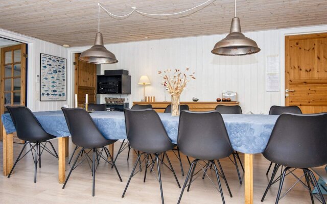10 Person Holiday Home in Glesborg-by Traum