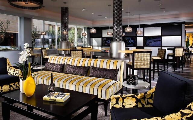 Hollywood Walk of Fame Apartments