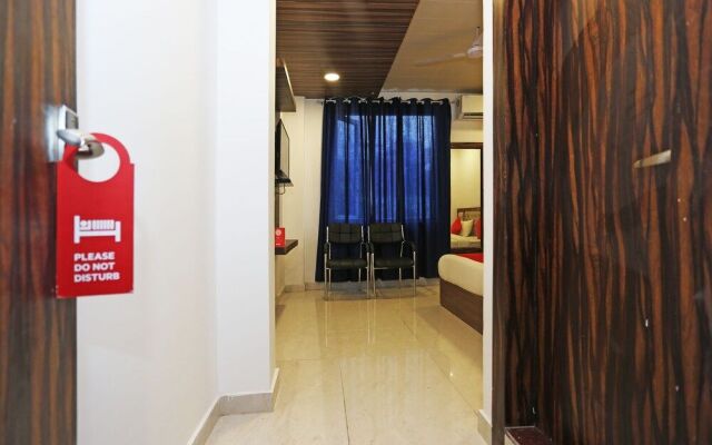 Capital O 15566 Hotel Rosewood Inn