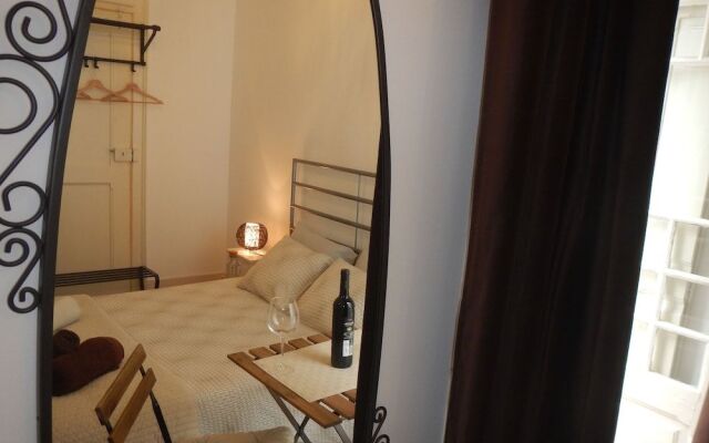 Estrela Charming Rooms by Host-Point