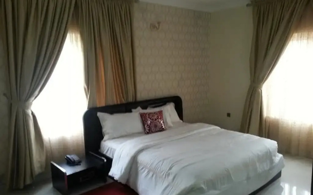 Tenache Hotels