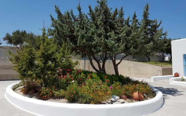 Sarakiniko Rooms