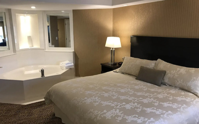 Chateau Louis Hotel & Conference Centre