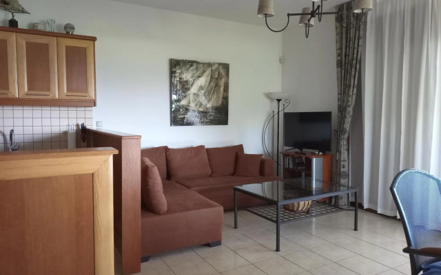 Tholos Bay Suites