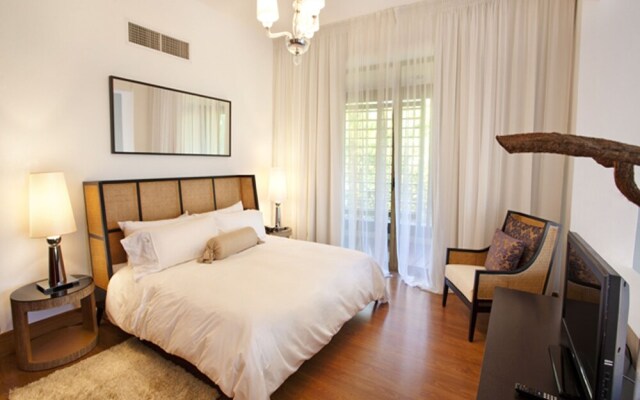 Los Altos Residences