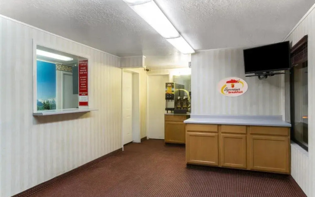 Super 8 Evanston