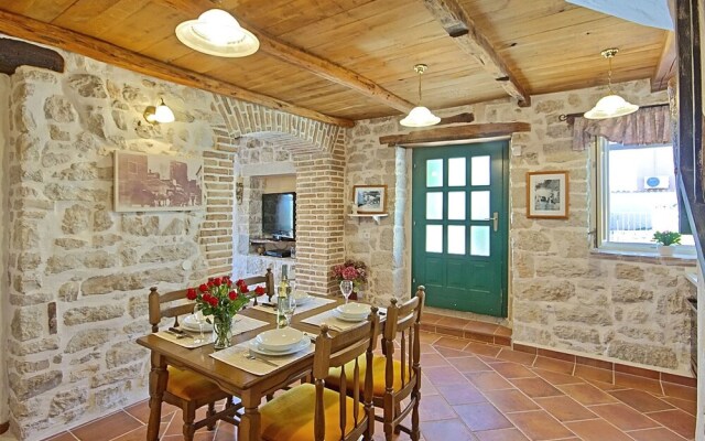Beautiful Holiday Home in Dracevac With Terrace