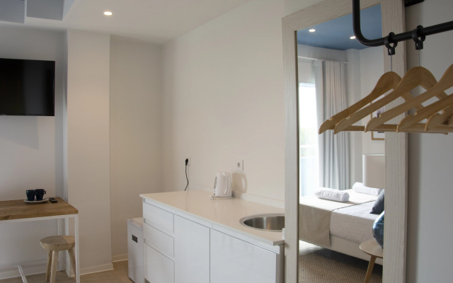 You & Co. Saler Beach Boutique Hotel