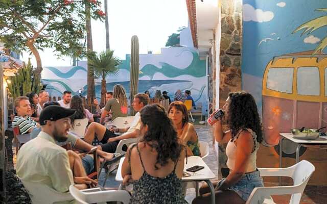 Endless Summer Hostel - Adults Only