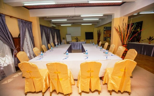 Best Western Jangwani Sea Breeze Hotel