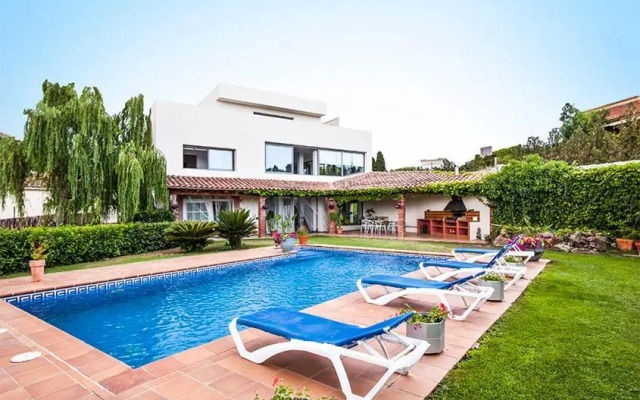 Villa Garriguella